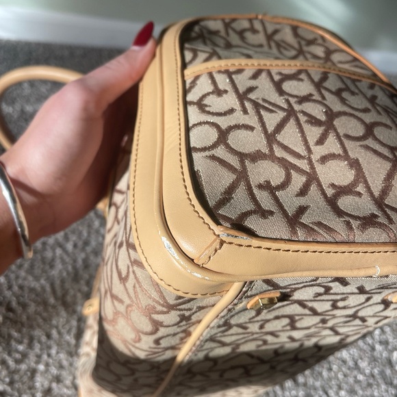 CALVIN KLEIN AUTHENTIC CAMEL SIGNATURE SATCHEL BAG HANDBAG PURSE - Picture 5 of 8